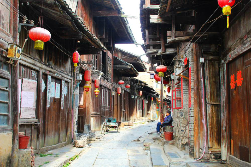 秒殺鳳凰、宏村等網(wǎng)紅古鎮(zhèn)，清靜人少還免費(fèi)