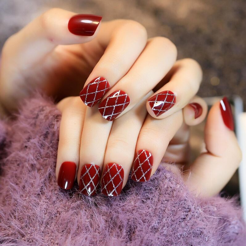 長期不卸美甲對指甲有什么影響？