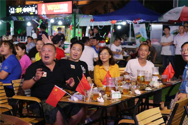 嘉士伯啤酒花園20多年的參節(jié)經(jīng)歷和啤酒品質(zhì)，也成為市民游客心中的“活招牌”