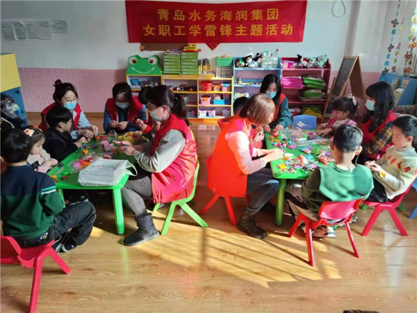 學(xué)雷鋒日-青島水務(wù)海潤自來水集團志愿者走進聽障兒童康復(fù)中心