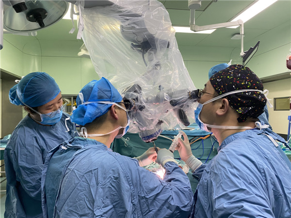 5歲男童6樓墜落命懸一線，青島婦兒醫(yī)院多學(xué)科協(xié)作再勝“死神”