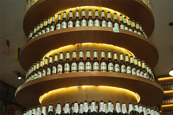 國(guó)際啤酒匯金沙灘啤酒城，引消費(fèi)熱潮