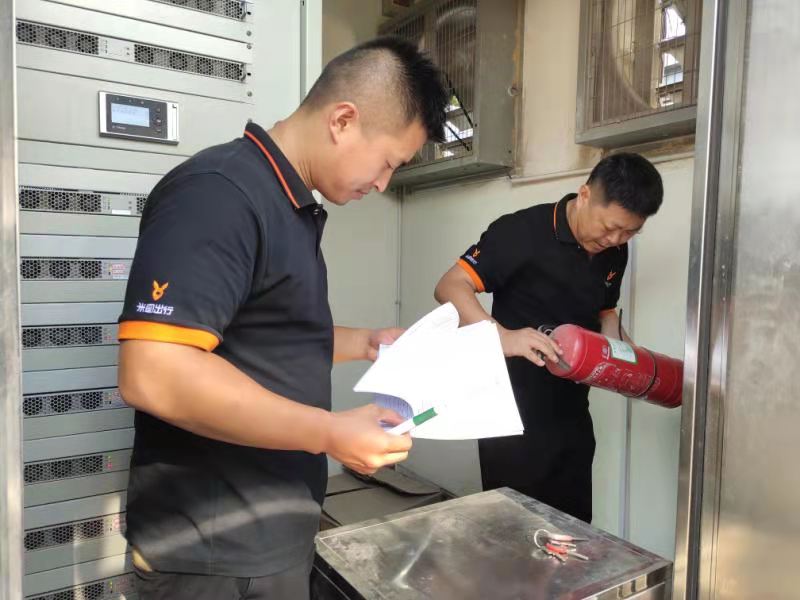 交運(yùn)萊西巴士開展充電樁安全檢查