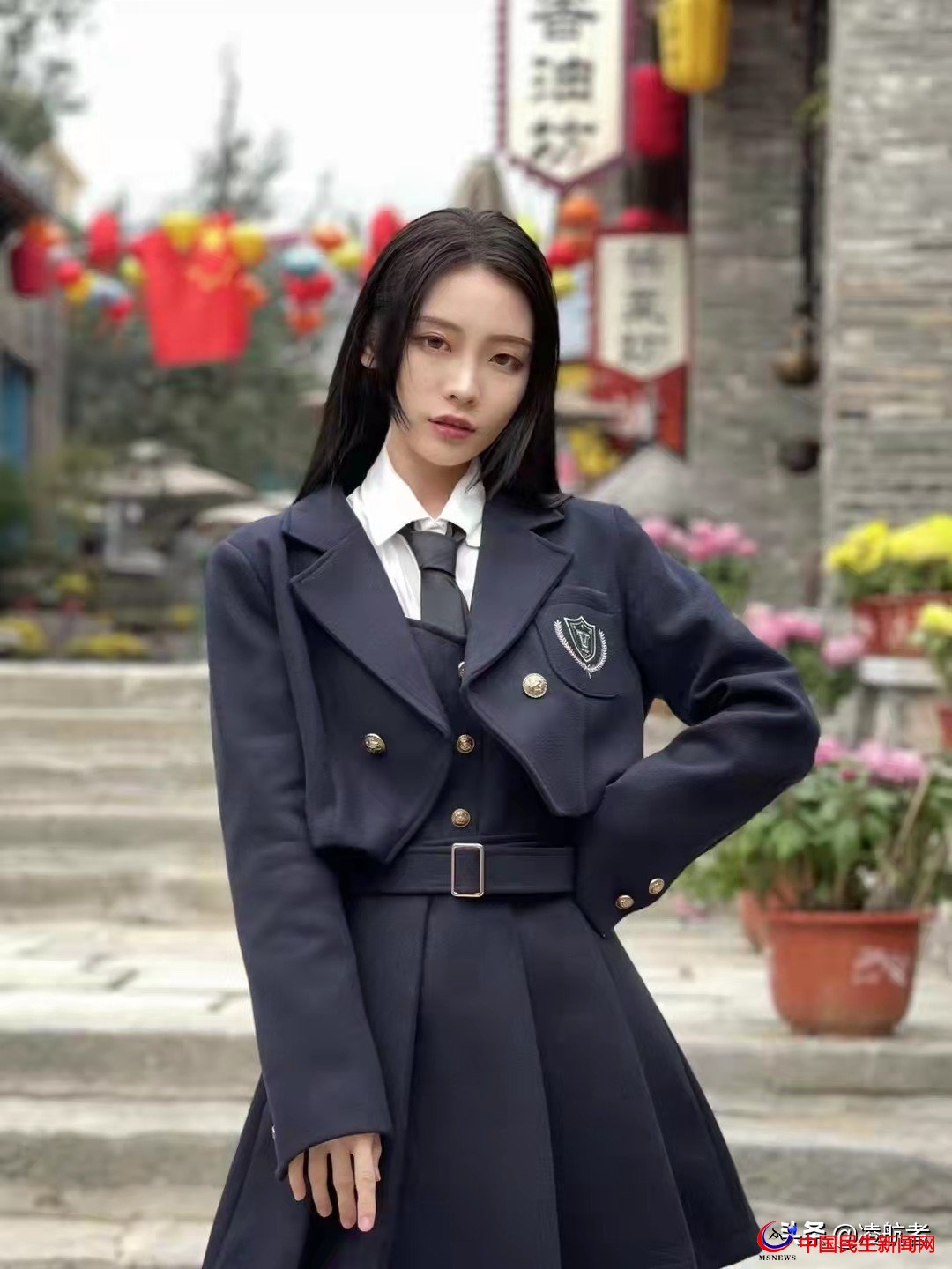 青島大嫚：國內(nèi)知名博主舒芙蕾蕾，身高168CM，體重45KG