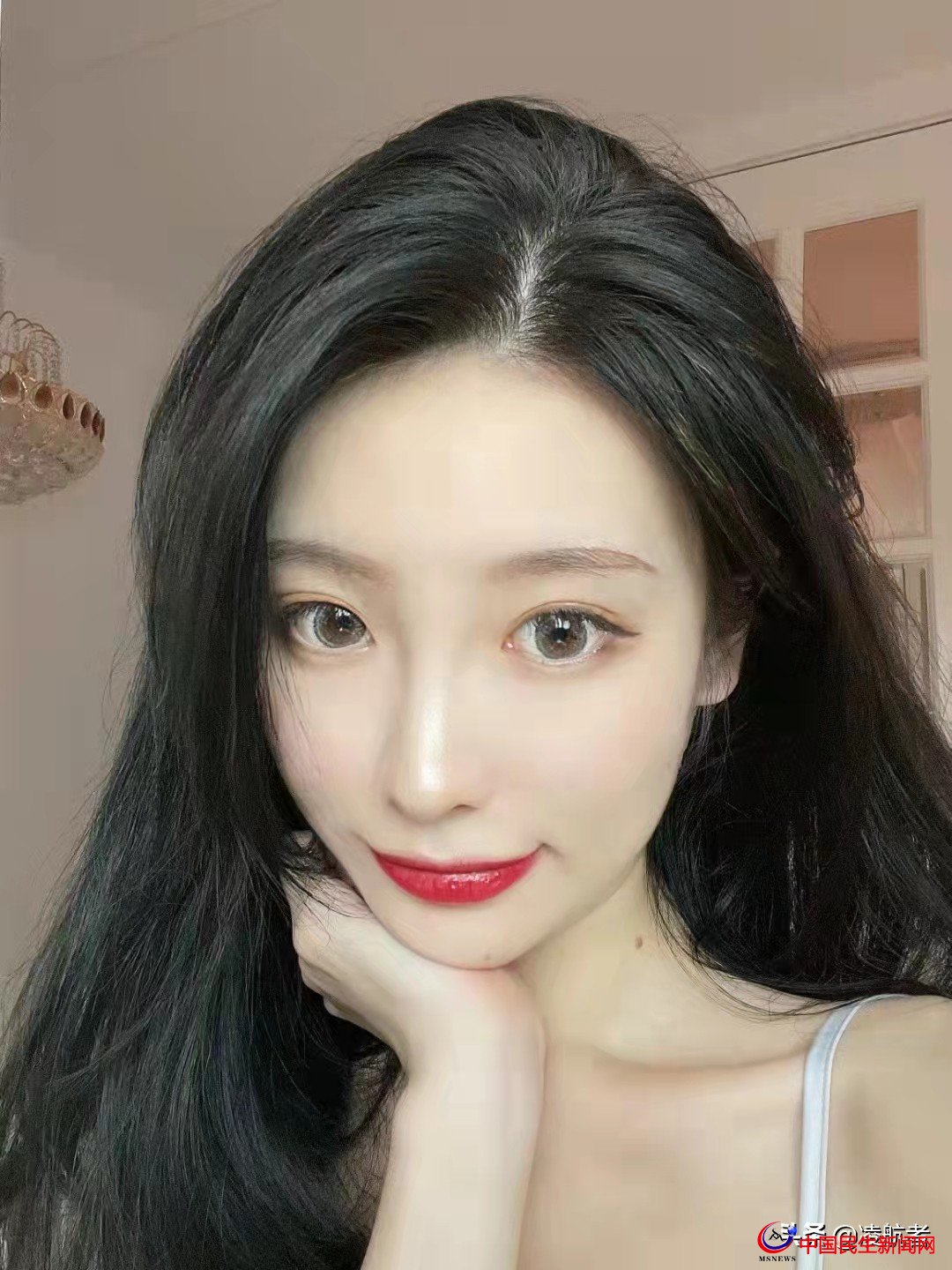 青島大嫚：國內(nèi)知名博主舒芙蕾蕾，身高168CM，體重45KG