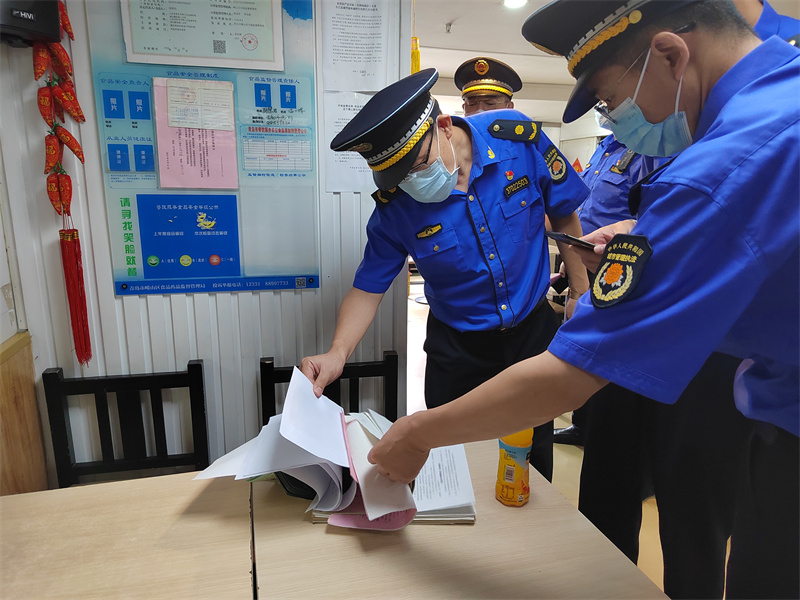 執(zhí)法百日攻堅 嶗山區(qū)10月前將完成500家餐飲業(yè)檢查