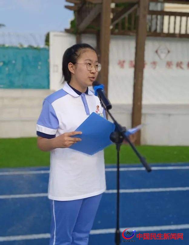 滿懷希望就會(huì)所向披靡——青島市李滄區(qū)智榮中學(xué)舉行開學(xué)典禮