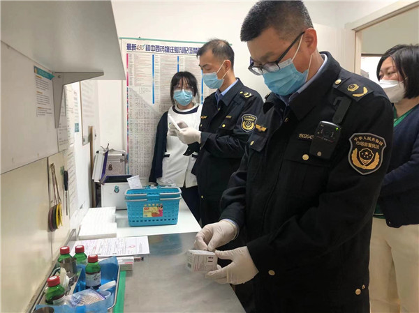 再出重拳 ，嶗山區(qū)市場(chǎng)監(jiān)管局開(kāi)展罰沒(méi)物資集中銷(xiāo)毀活動(dòng)