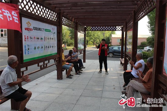 今年以來(lái)，青島即墨區(qū)積極倡樹新時(shí)代美德健康生活方式，下發(fā)《關(guān)于統(tǒng)籌推進(jìn)美德青島和信用青島建設(shè)的實(shí)施方案》，部署各單位按照實(shí)施方案規(guī)劃的倡樹美德健康新生活、加強(qiáng)誠(chéng)信文化建設(shè)等