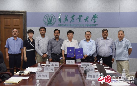 近日，青島農(nóng)業(yè)大學(xué)與巴基斯坦費(fèi)薩拉巴德農(nóng)業(yè)大學(xué)舉行交流會(huì)議，青島農(nóng)業(yè)大學(xué)副校長(zhǎng)田義軻出席，巴基斯坦費(fèi)薩拉巴德農(nóng)業(yè)大學(xué)校長(zhǎng)伊卡爾·阿罕默德·汗線上出席會(huì)議，來(lái)校訪問(wèn)的該?？蒲小? title=