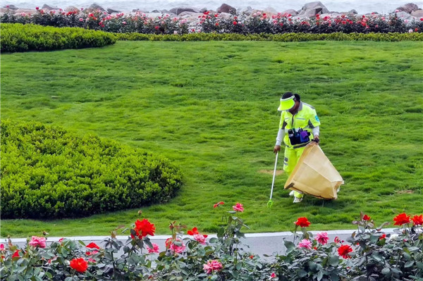 青島市嶗山區(qū)： “雙節(jié)”我在崗，城市管理“不打烊”