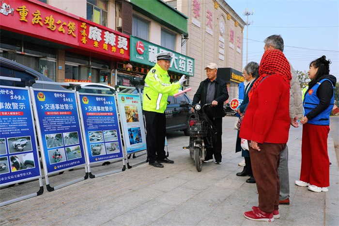 頭盔 “戴” 安全 執(zhí)法護出行 膠州交警開展電動車不戴頭盔專項整治